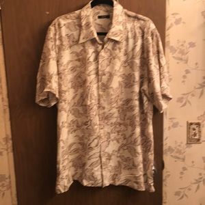 Men’s short sleeve casual dress shirt